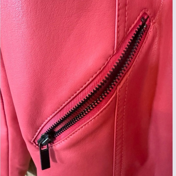 Fox & Ali Faux Leather Jacket. Salmon Color. Large - Picture 6 of 10